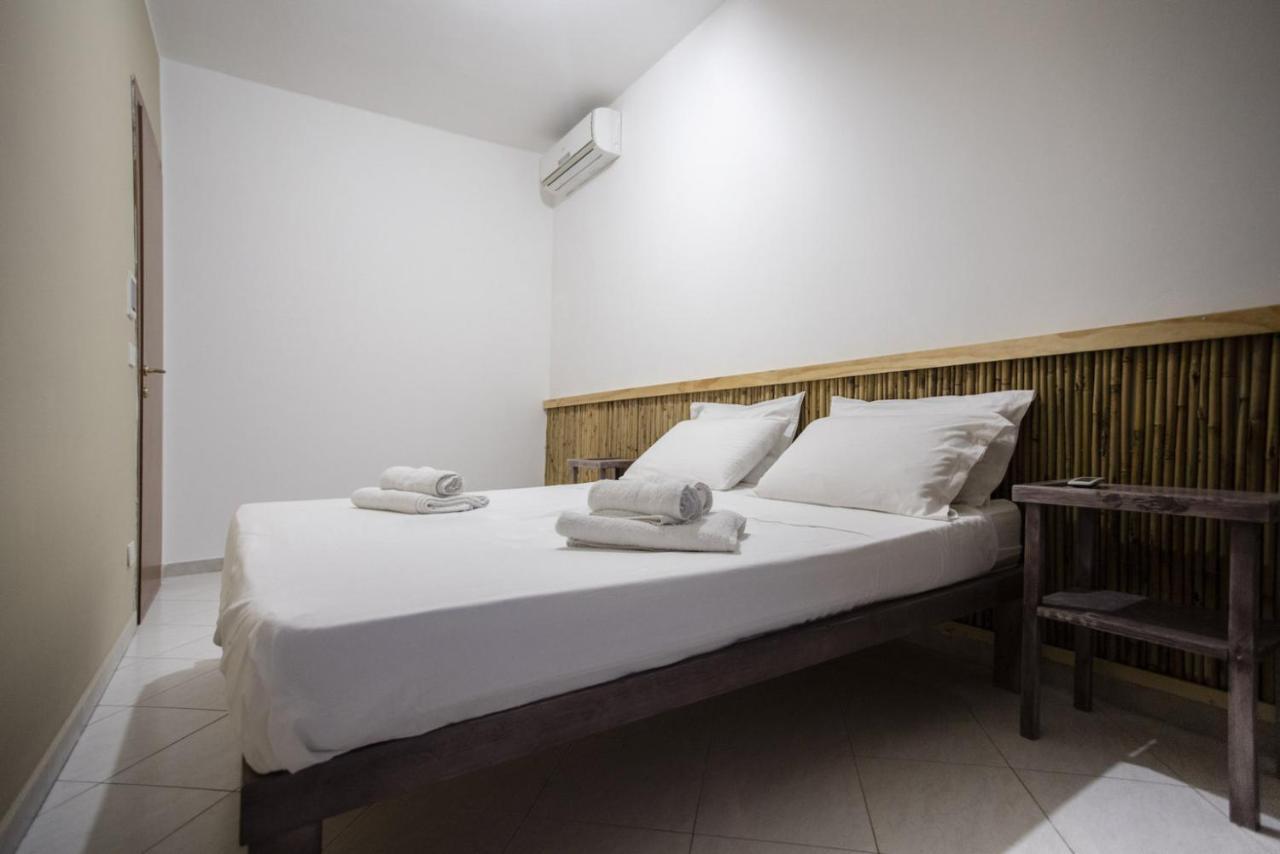 B&B Lo Scoglio - San Foca Beach E Movida Eksteriør bilde